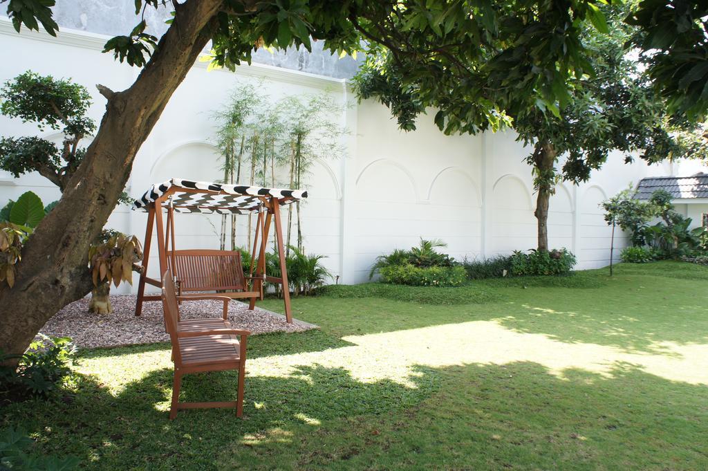 Rumah Kertajaya Surabaya Esterno foto
